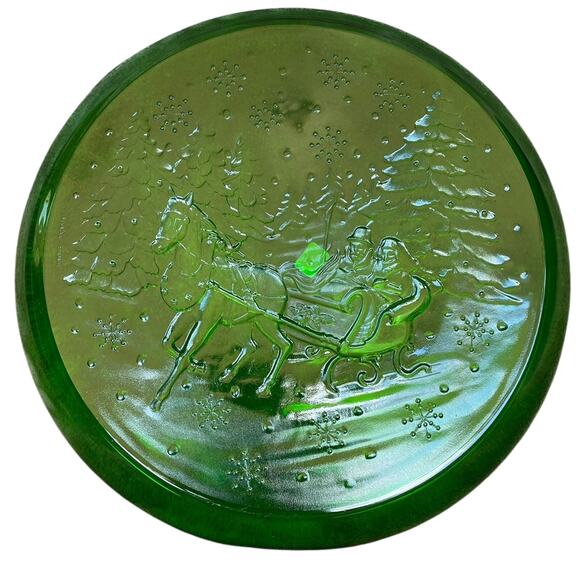 Arcoroc Christmas Dish Green Sleigh Ride Plate Glass Serving Platter 13" France - Picture 1 of 12